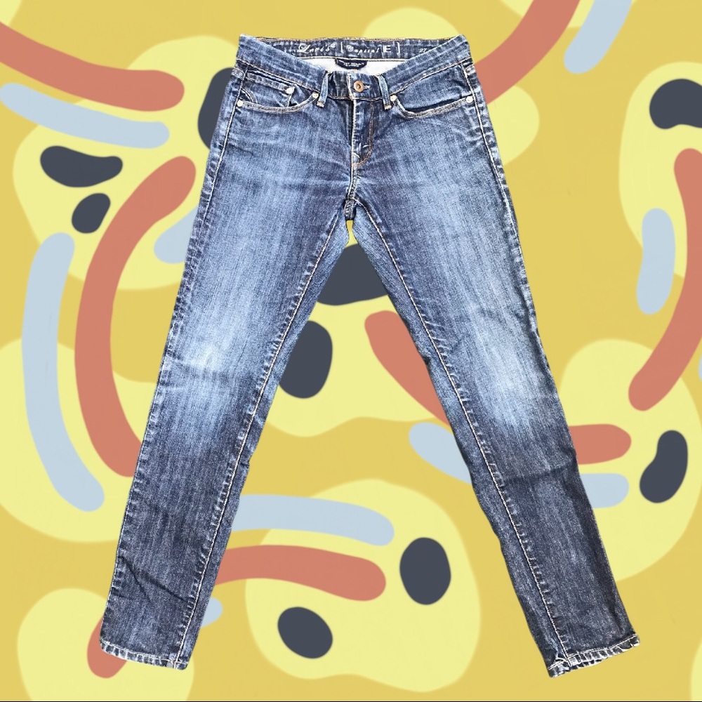 Women’s levis denim E size 27